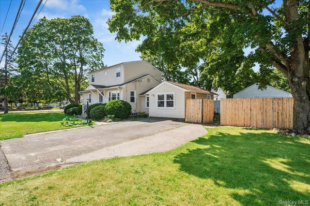 148 Saxton Street, Patchogue, NY 11772