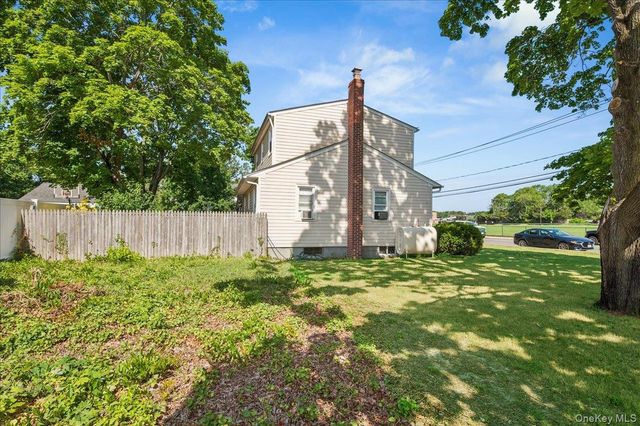 148 Saxton Street, Patchogue, NY 11772