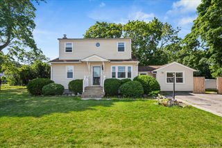 148 Saxton Street, Patchogue, NY 11772