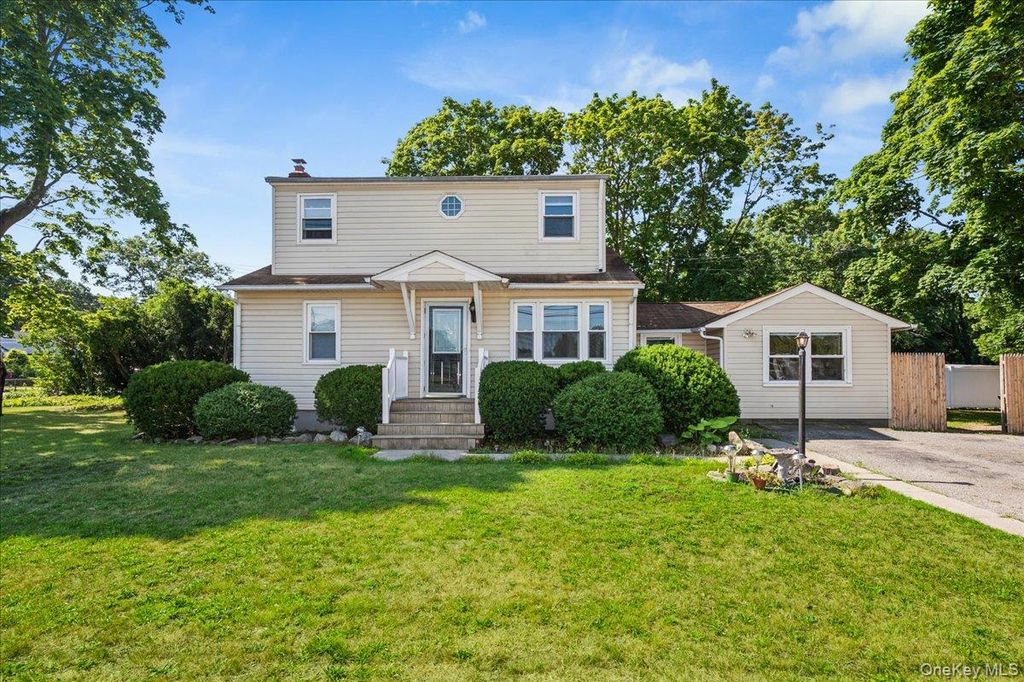 148 Saxton Street, Patchogue, NY 11772
