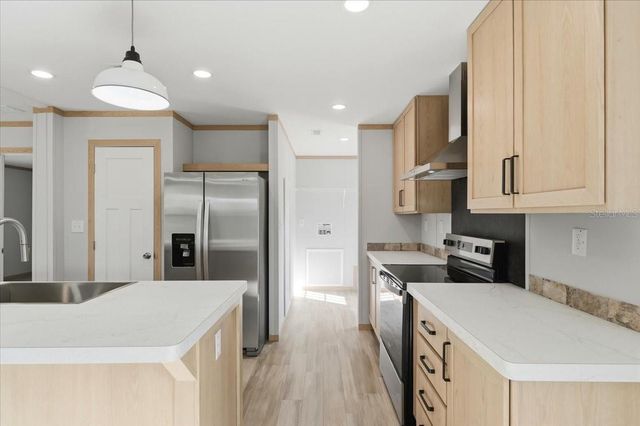 8400 BREEZE HILL DRIVE, Lake Wales, FL 33898