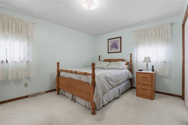 132 Graham Dr, Twp Of But Sw, PA 16053