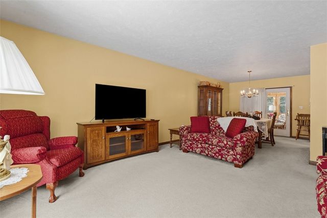 132 Graham Dr, Twp Of But Sw, PA 16053