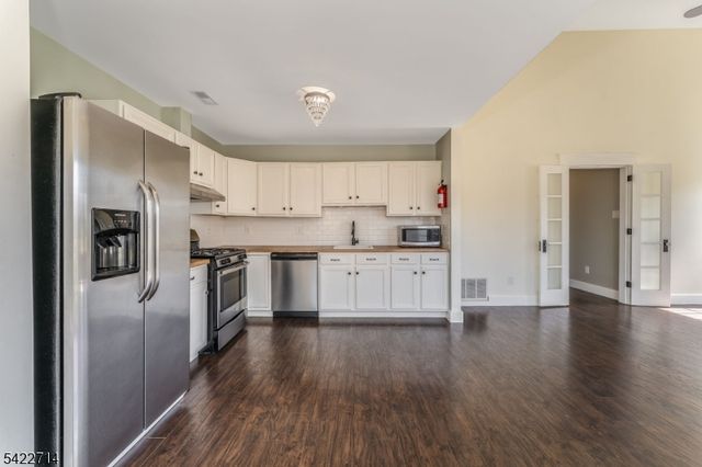 409 Hunt Dr, Holland Twp., NJ 08848