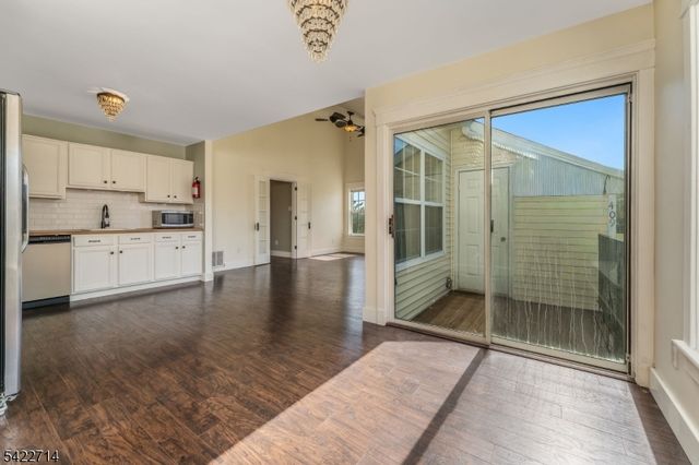 409 Hunt Dr, Holland Twp., NJ 08848
