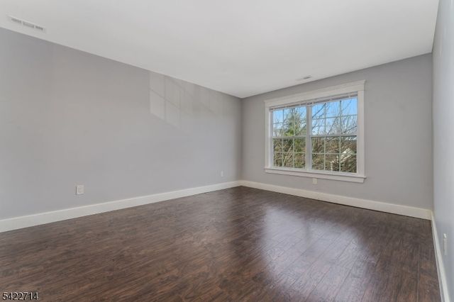 409 Hunt Dr, Holland Twp., NJ 08848