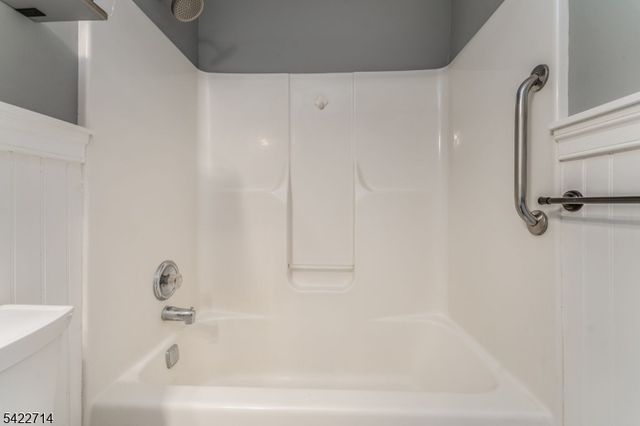 409 Hunt Dr, Holland Twp., NJ 08848