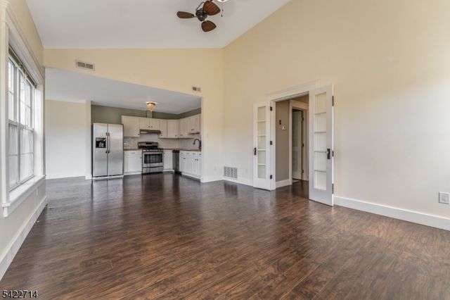 409 Hunt Dr, Holland Twp., NJ 08848