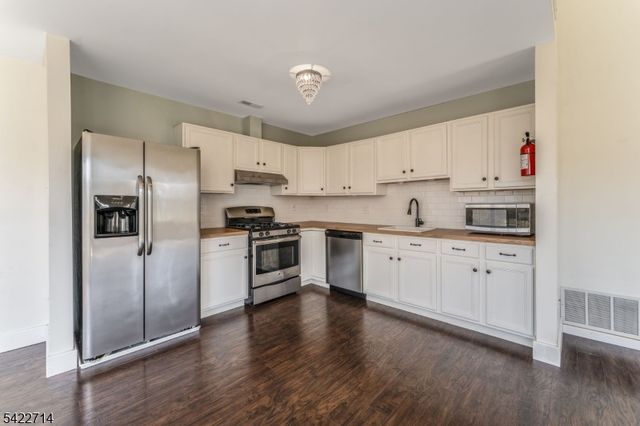 409 Hunt Dr, Holland Twp., NJ 08848