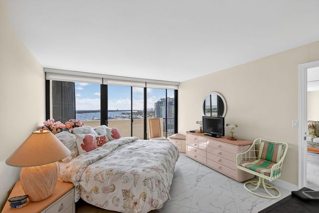 5200 N Flagler Drive SE 2006, West Palm Beach, FL 33407