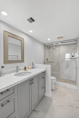 5200 N Flagler Drive SE 2006, West Palm Beach, FL 33407