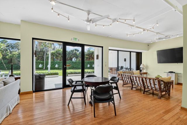 5200 N Flagler Drive SE 2006, West Palm Beach, FL 33407