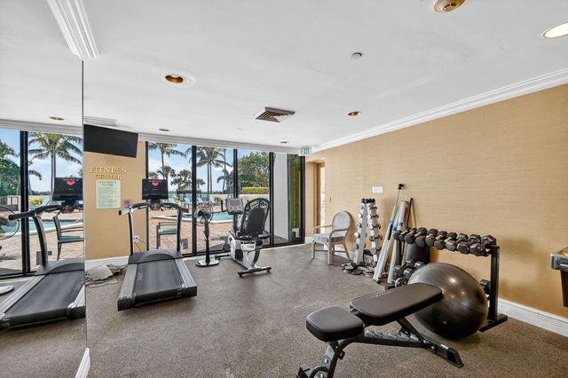 5200 N Flagler Drive SE 2006, West Palm Beach, FL 33407