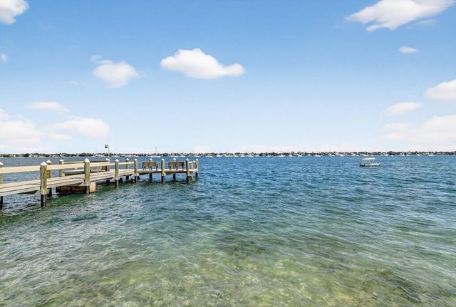 5200 N Flagler Drive SE 2006, West Palm Beach, FL 33407