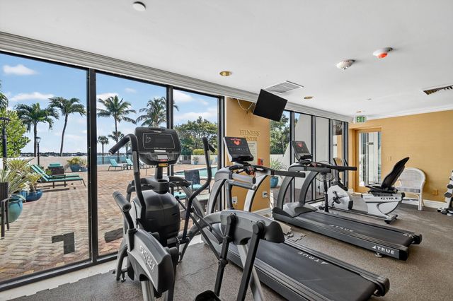 5200 N Flagler Drive SE 2006, West Palm Beach, FL 33407