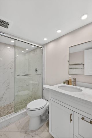 5200 N Flagler Drive SE 2006, West Palm Beach, FL 33407