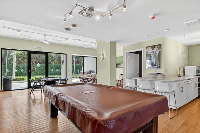 5200 N Flagler Drive SE 2006, West Palm Beach, FL 33407