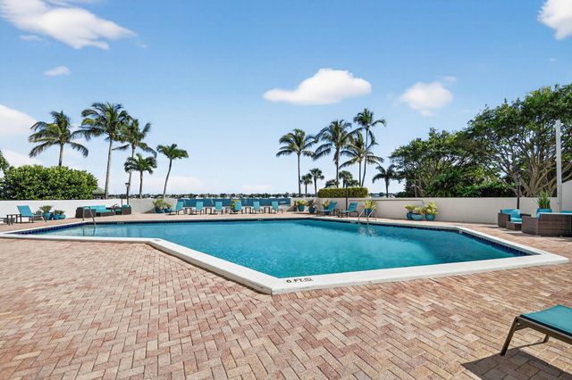 5200 N Flagler Drive SE 2006, West Palm Beach, FL 33407