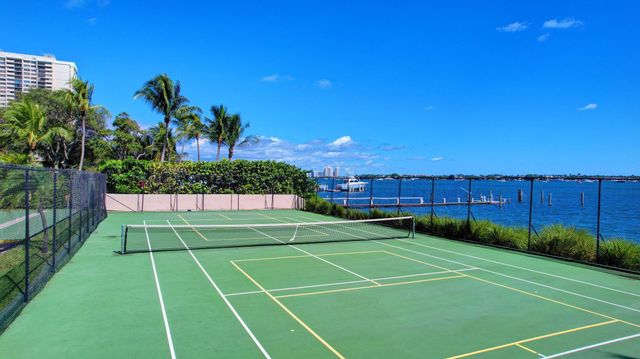 5200 N Flagler Drive SE 2006, West Palm Beach, FL 33407