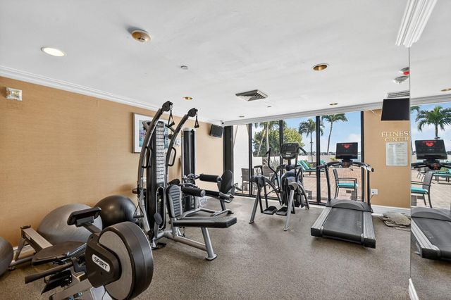 5200 N Flagler Drive SE 2006, West Palm Beach, FL 33407