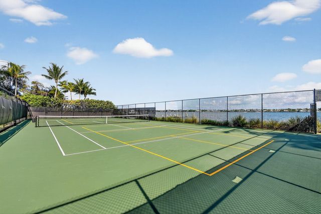 5200 N Flagler Drive SE 2006, West Palm Beach, FL 33407