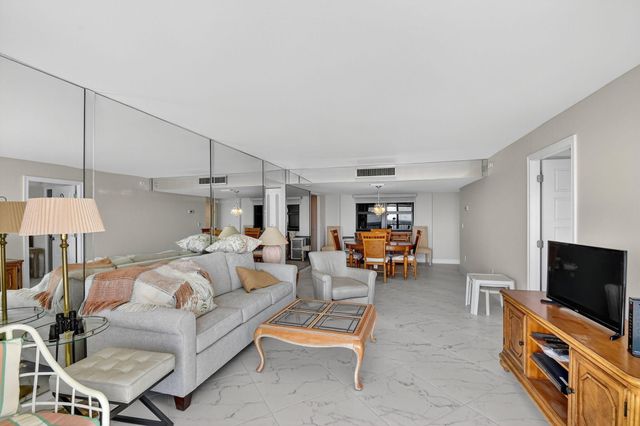 5200 N Flagler Drive SE 2006, West Palm Beach, FL 33407