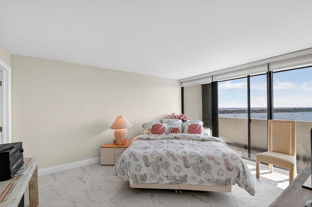 5200 N Flagler Drive SE 2006, West Palm Beach, FL 33407