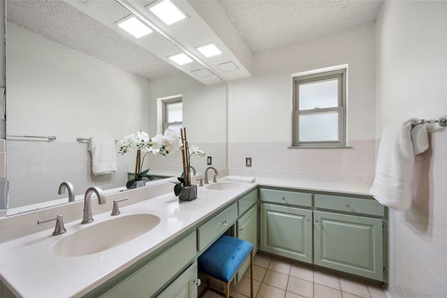 6409 Country Day Trail, Benbrook, TX 76132