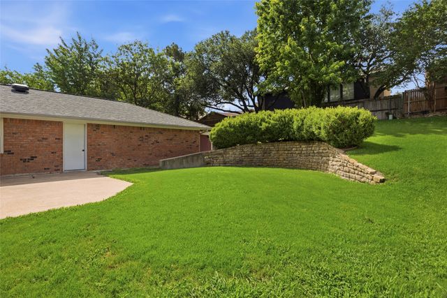 6409 Country Day Trail, Benbrook, TX 76132