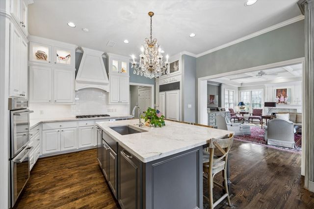 48 Autumn Crescent, The Woodlands, TX 77381