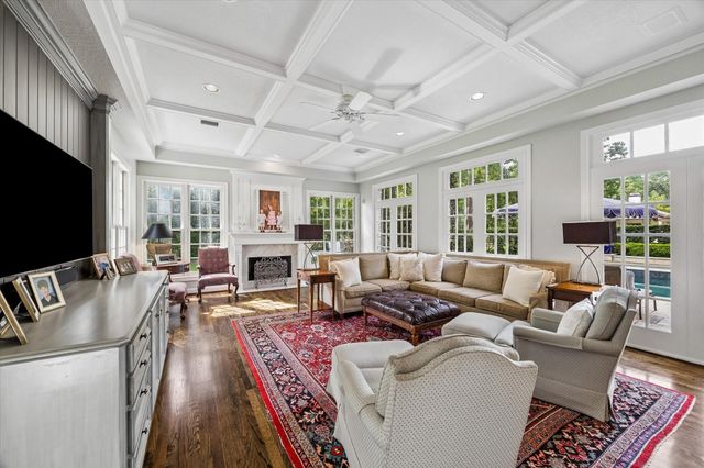 48 Autumn Crescent, The Woodlands, TX 77381
