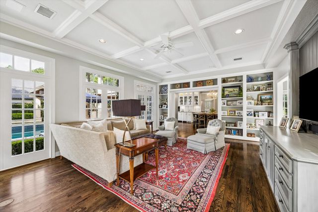 48 Autumn Crescent, The Woodlands, TX 77381