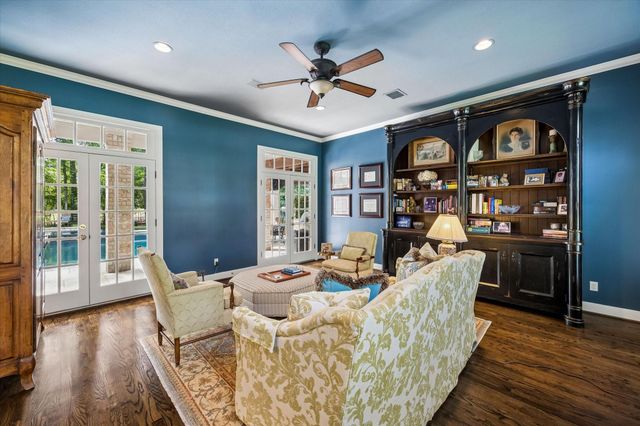 48 Autumn Crescent, The Woodlands, TX 77381