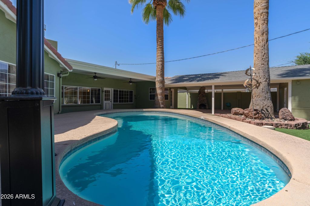 1268 E EDGEMONT Avenue, Phoenix, AZ 85006 — photo 2