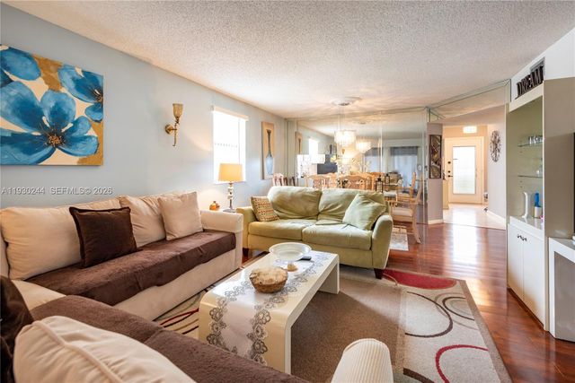 4940 E Sabal Palm Boulevard 414, Tamarac, FL 33319