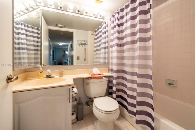 4940 E Sabal Palm Boulevard 414, Tamarac, FL 33319