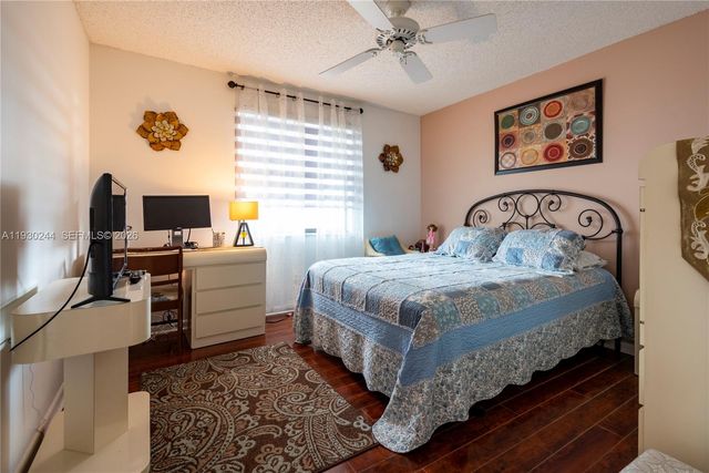 4940 E Sabal Palm Boulevard 414, Tamarac, FL 33319