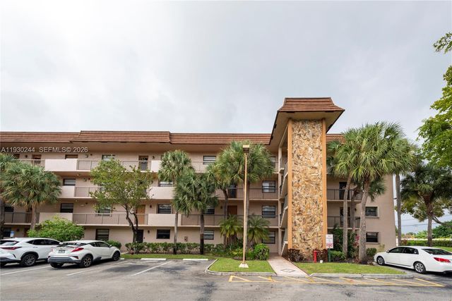 4940 E Sabal Palm Boulevard 414, Tamarac, FL 33319