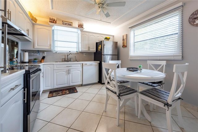 4940 E Sabal Palm Boulevard 414, Tamarac, FL 33319