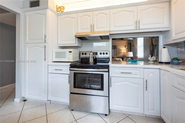 4940 E Sabal Palm Boulevard 414, Tamarac, FL 33319