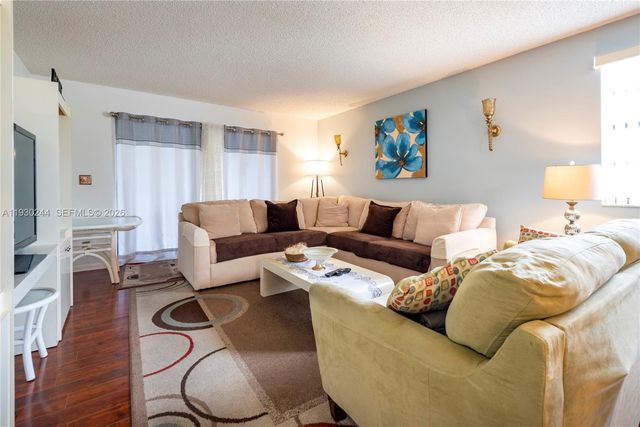4940 E Sabal Palm Boulevard 414, Tamarac, FL 33319