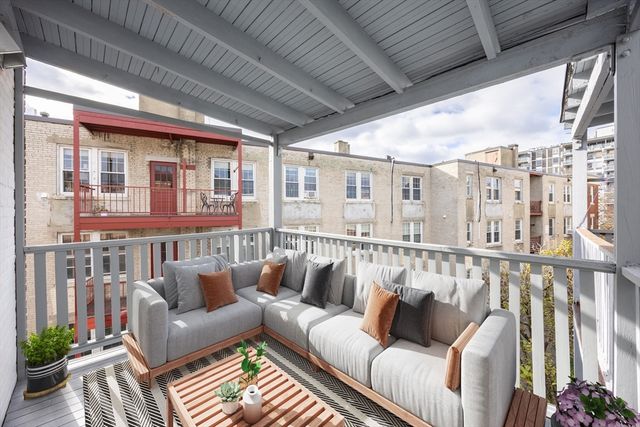 58 Dwight St 6, Brookline, MA 02446