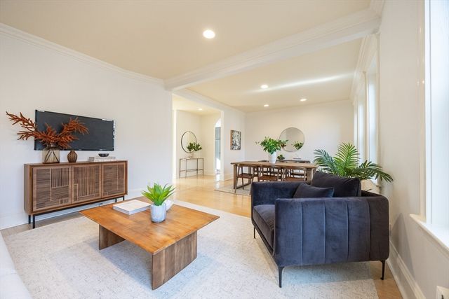 58 Dwight St 6, Brookline, MA 02446