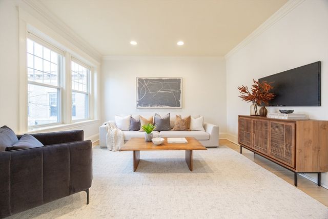 58 Dwight St 6, Brookline, MA 02446