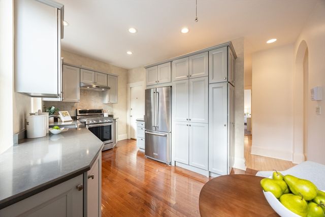 58 Dwight St 6, Brookline, MA 02446