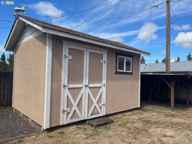 1466 W FAIRVIEW Dr, Springfield, OR 97477