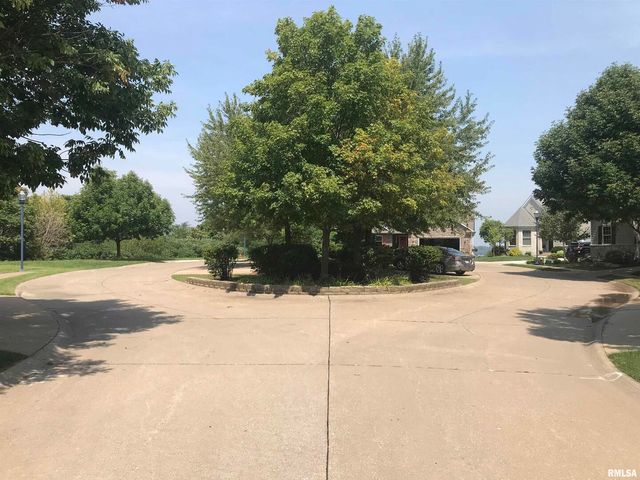 631 7TH Street Court, Moline, IL 61265