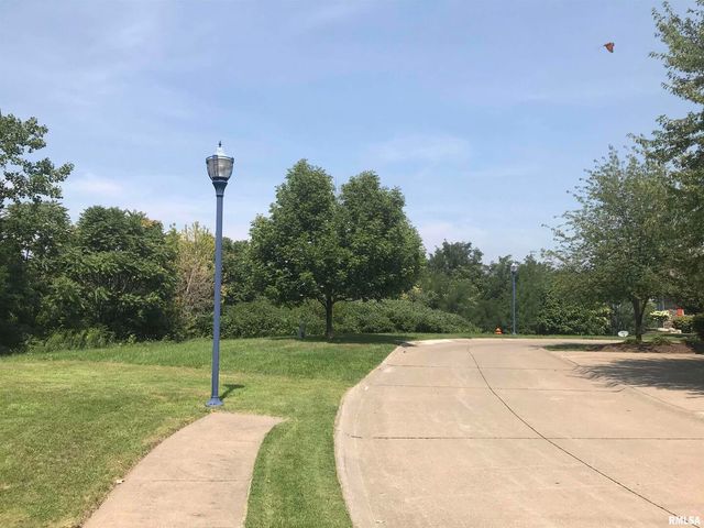 631 7TH Street Court, Moline, IL 61265