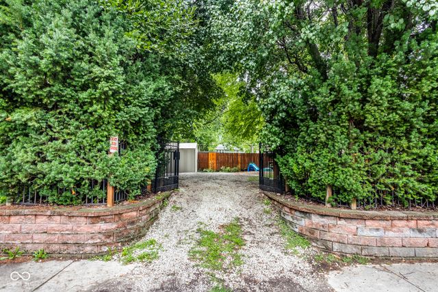 521 E 42nd Street, Indianapolis, IN 46205
