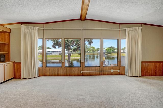8228 Cinnamon Lane, Port St Lucie, FL 34952